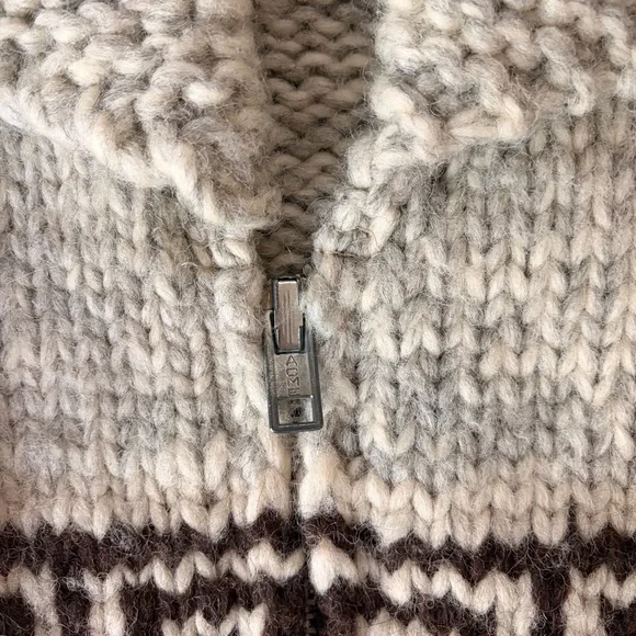 Vintage 1980’s Canadian Wool Gray and Black Zip-Front Wool Knit Sweater Jacket - Picture 5 of 10